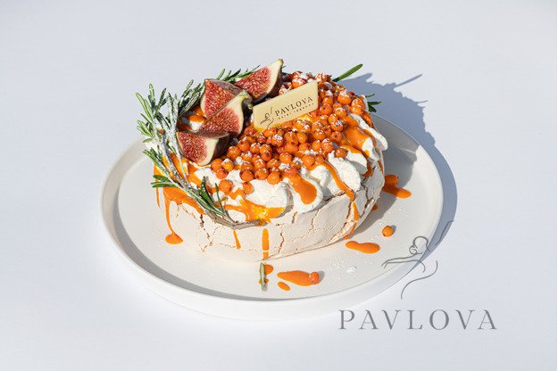 Tortas Pavlova su šaltalankiais