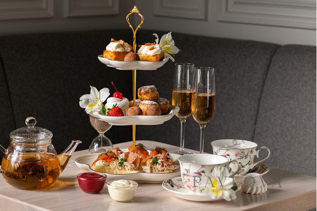 Popietės arbatėlė su šampanu (Champagne Afternoon Tea)  