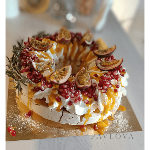 Vainikėlis Pavlova su pasiflorų tiara 