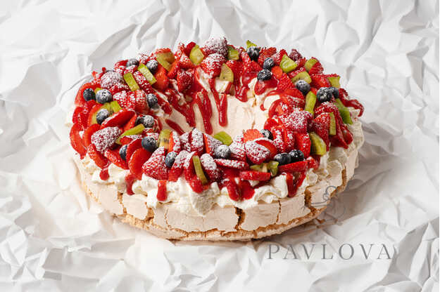 Vainikėlis Pavlova, klasikinis uogų miksas
