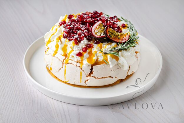 Tortas Pavlova su pasiflorų tiara