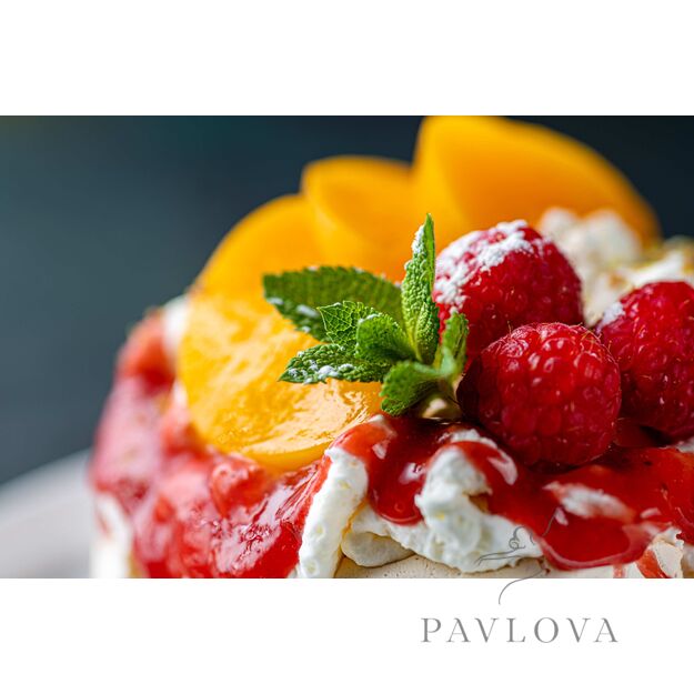 Mini - tortas Pavlova su pistacijomis