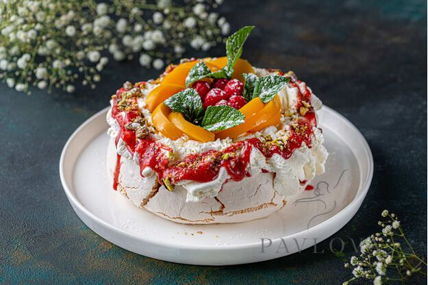 Tortas Pavlova su pistacijomis