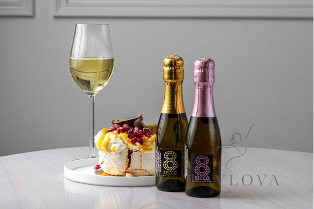 Pasiflorų Pavlova su mini prosecco  (2 asm)